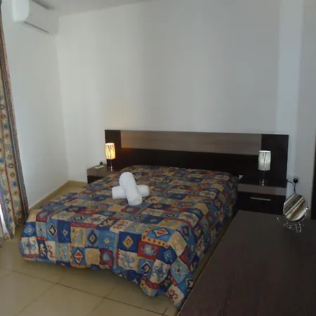 Shamrock Flats Апартаменты *